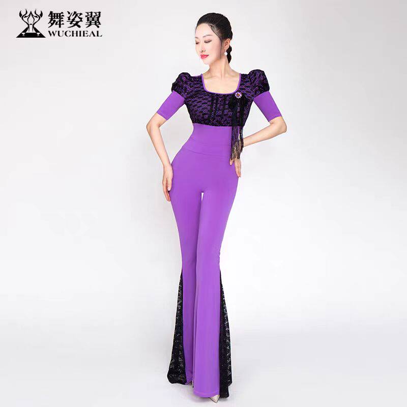 形体衣礼仪服修身走秀