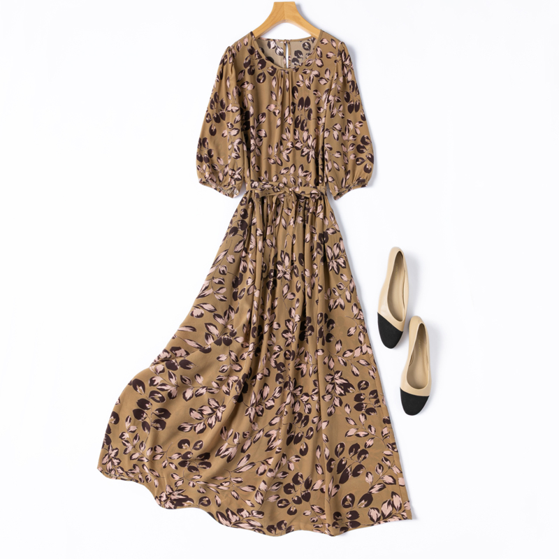 度假风树叶印花！真丝圆领连衣裙