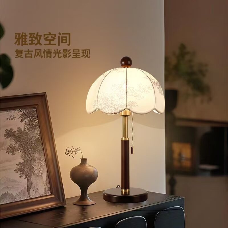 中古风实木台灯床头装饰台灯图片