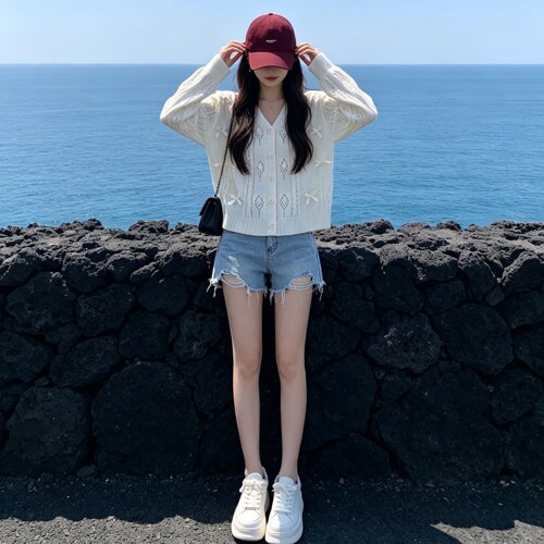 法式甜美镂空钩花蝴蝶结v领毛衣开衫女秋冬小个子短款针织衫上衣