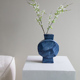 侘寂小众深蓝色手工艺术圆形陶瓷扁花瓶玄关客厅电视柜高级感摆件