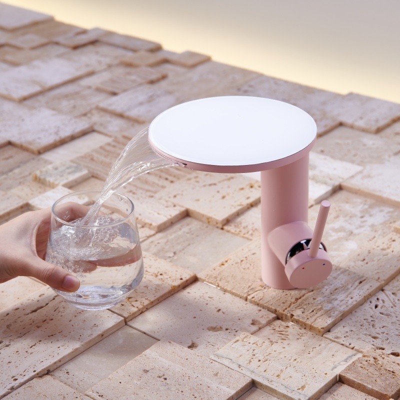 瀑布出水旋转洗手面盆水龙头冷热