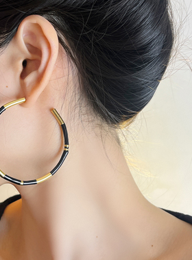 法国小众设计黑金白金珐琅撞色耳圈大小两个尺寸轻奢高级简约耳环