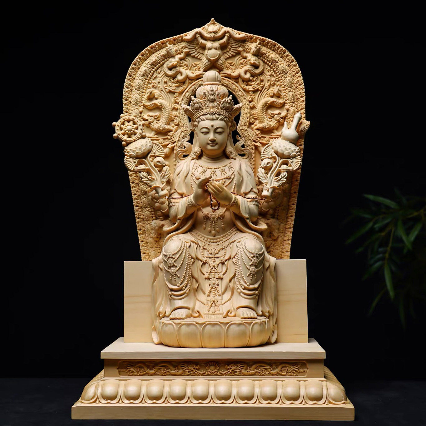 桧木精雕天冠弥勒菩萨家用寺庙供奉神像摆件家居实木工艺品