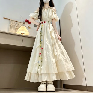 甜美减龄法式度假连衣裙夏仙女裙初高中大学生设计感露肩中长裙子