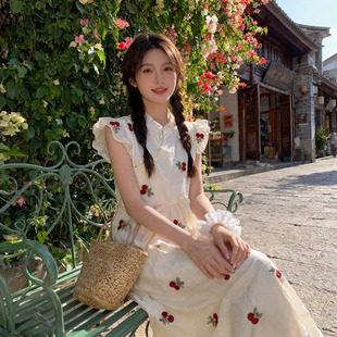 甜美刺绣小飞袖连衣裙夏超好看仙女裙初高中大学生温柔气质中长裙
