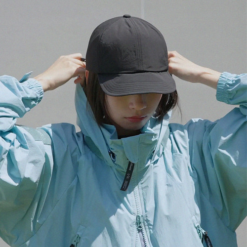 WildThingsxF/Ce轻量防水夹克