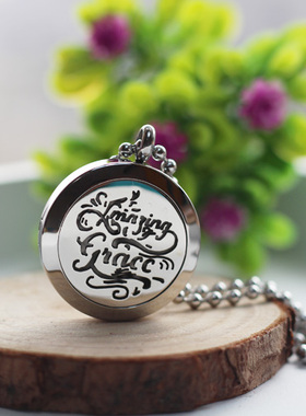 钛钢镂空雕花精油扩香可打开吊坠