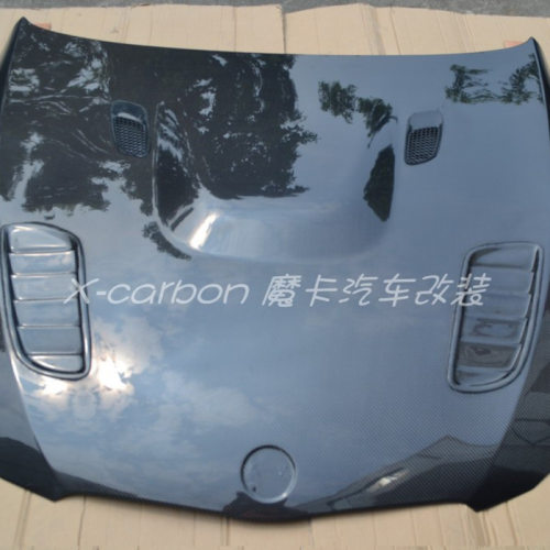 13款宝马3系E92后期改装碳纤维V款开孔机盖 E92碳纤轻量化引擎盖