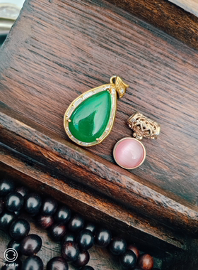 妈妈戴过的翡翠玉石猫眼石吊坠