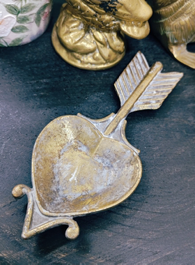 中古合金材质爱心箭头造型摆件孤品