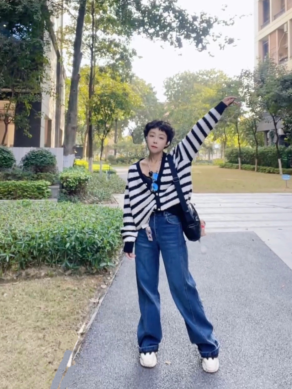 欣米薇時尚復(fù)古高腰直筒磨毛加絨牛仔褲洋氣百搭修身顯瘦垂感立體