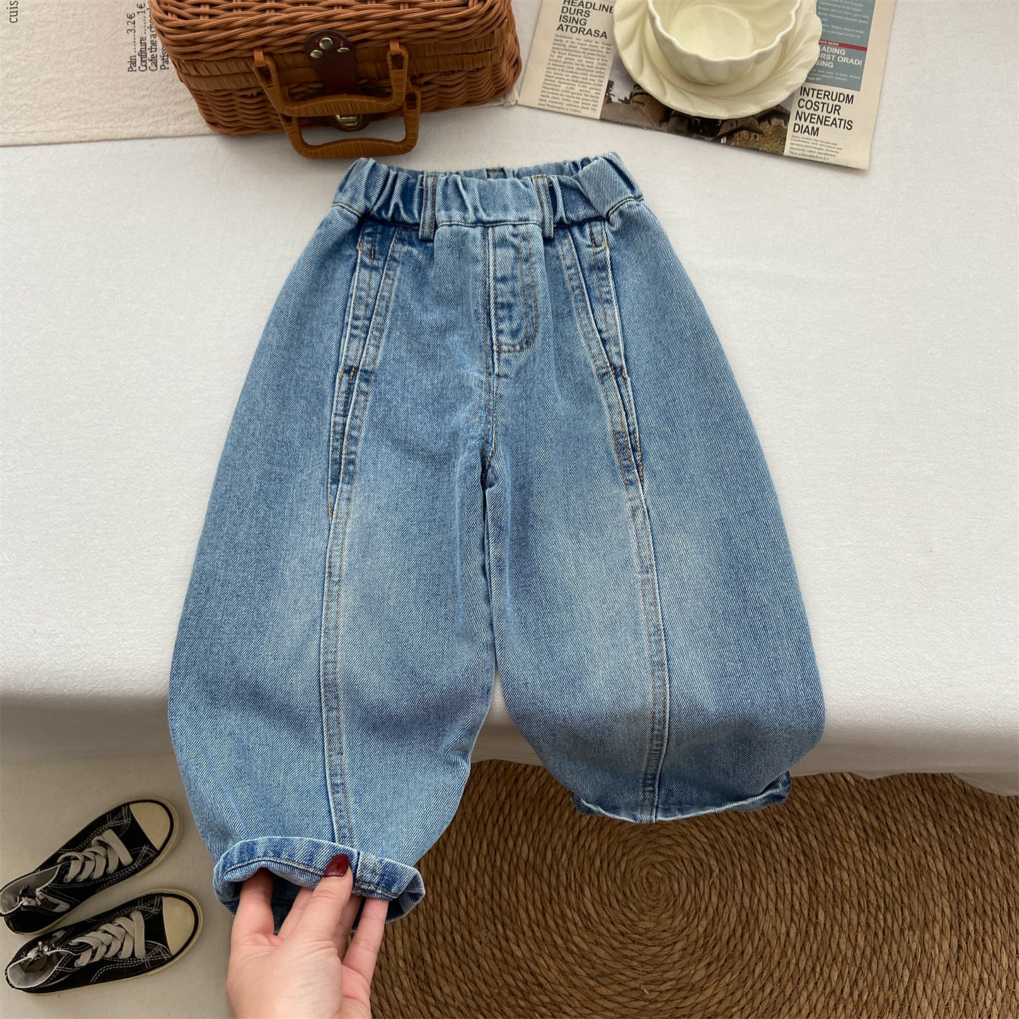 女童裤子秋外穿儿童韩系洋气春秋季新款弯刀裤浅蓝色牛仔裤长裤潮