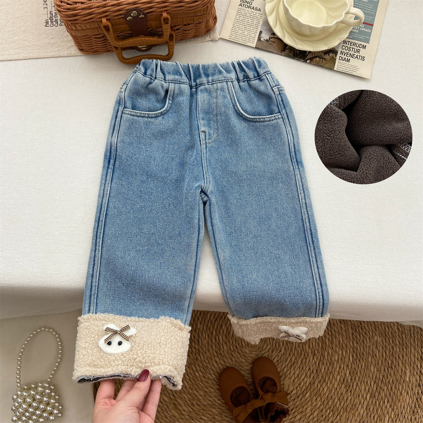 女童裤子秋冬款2025新款冬季韩系窄版直筒裤加绒兔子长裤牛仔裤潮