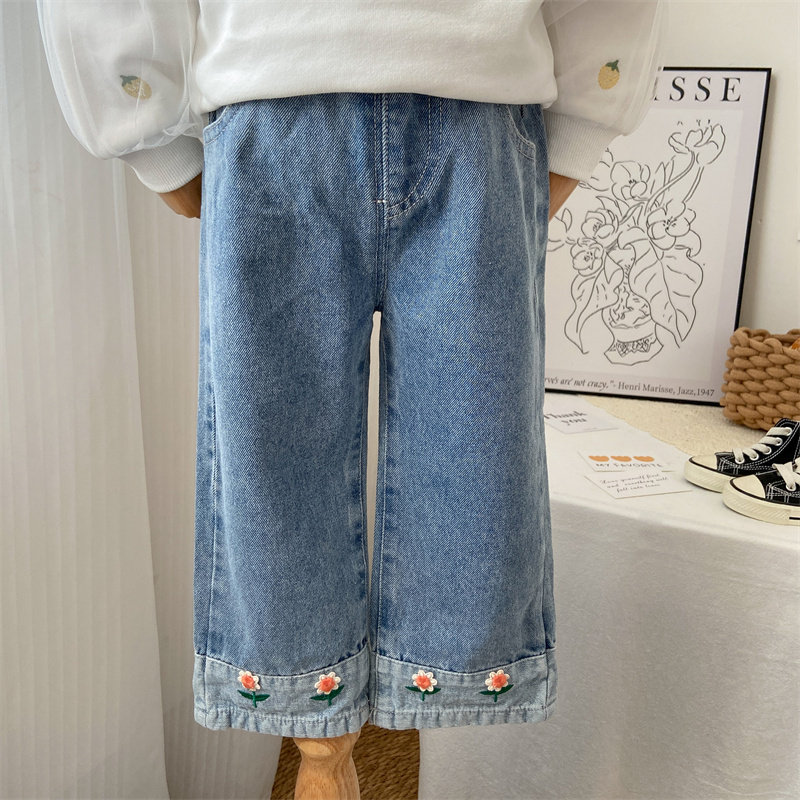 女童牛仔裤春款韩版洋气时髦长裤宝宝春秋季碎花浅蓝色裤子直筒裤