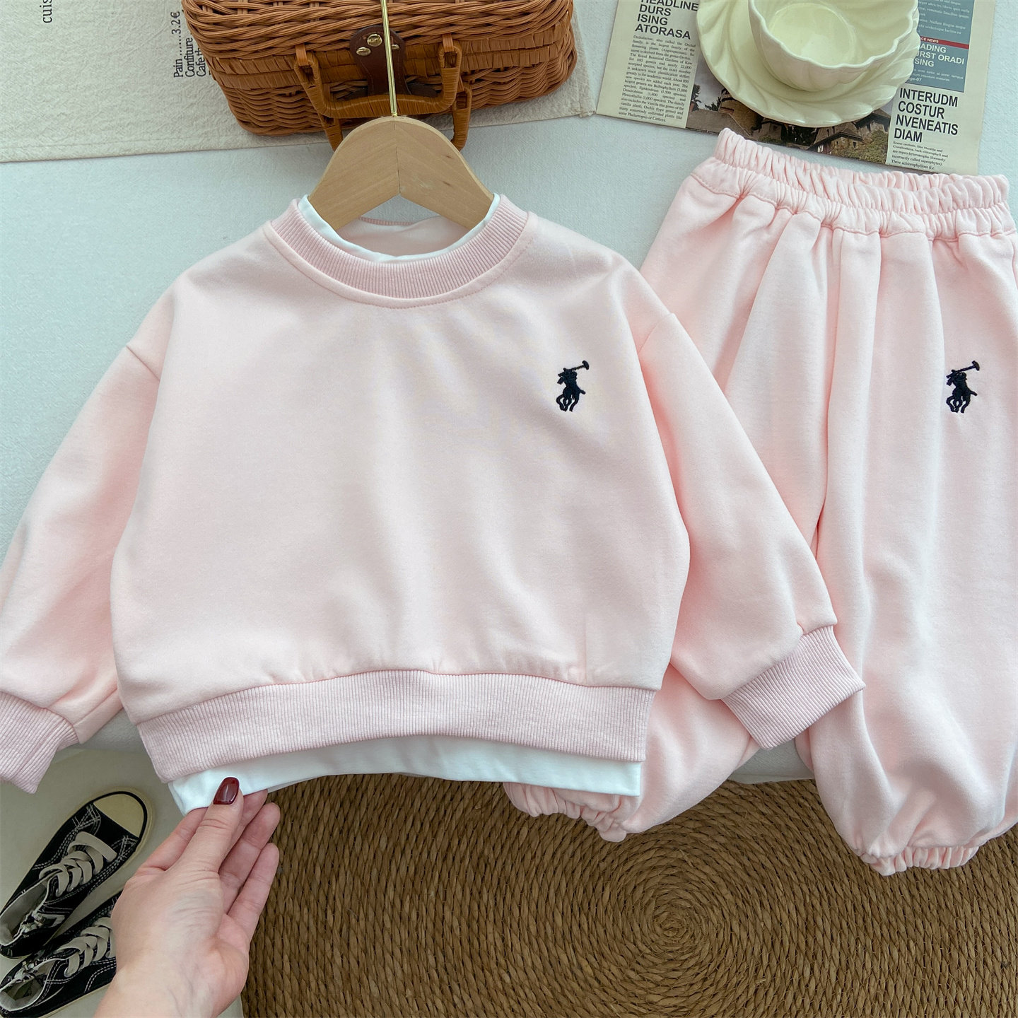 女童2026新款春装套装宝宝韩系假两件圆领卫衣刺绣卫裤收口长裤潮