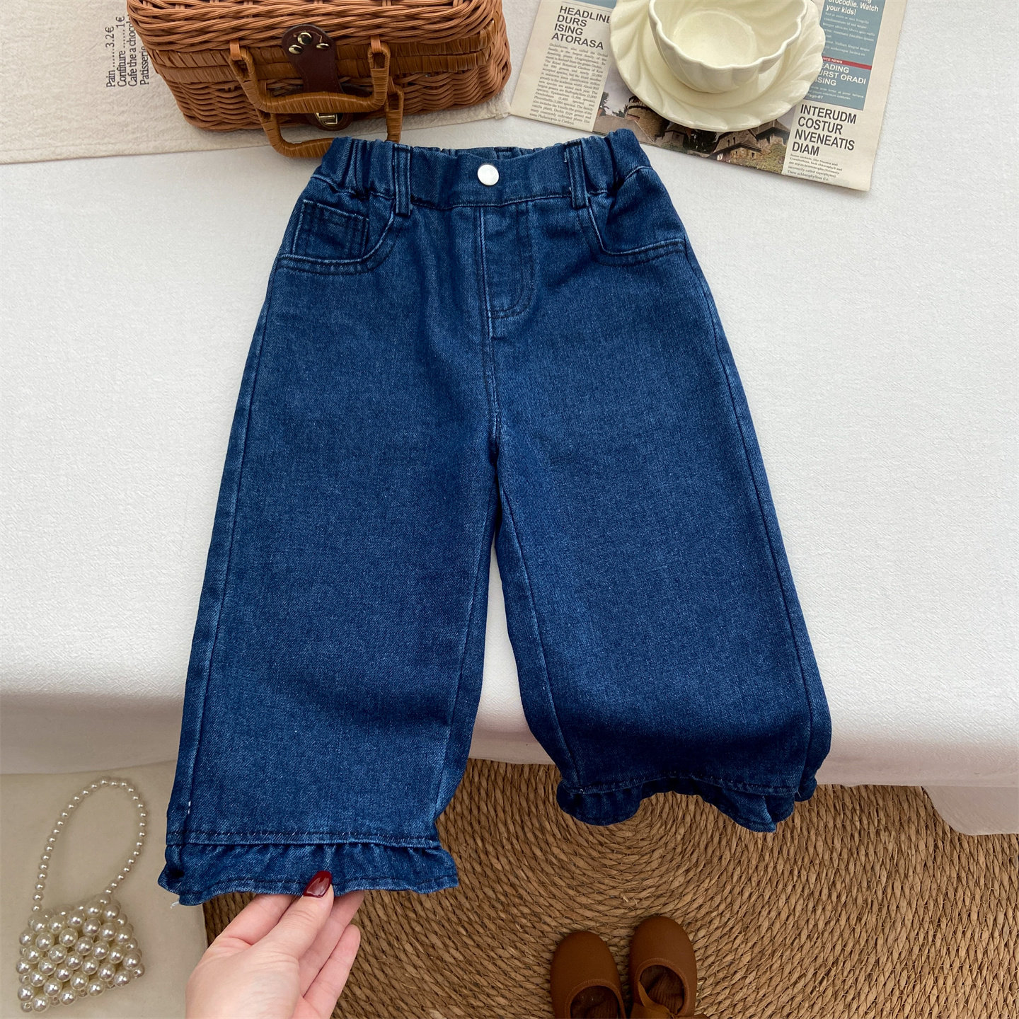 女童裤子2026新款春装韩系洋气深蓝色牛仔裤春秋直筒裤木耳边长裤