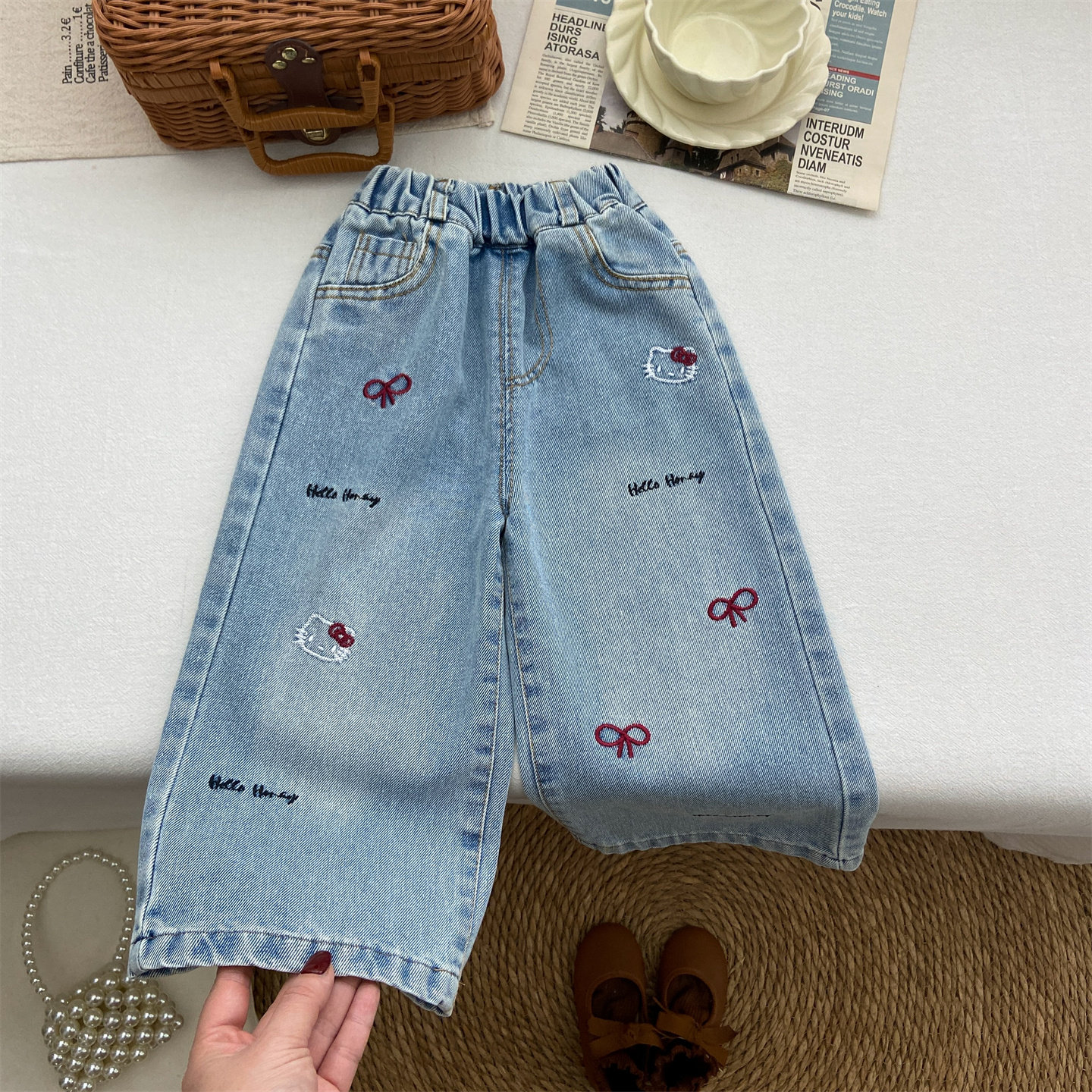 女童裤子2026新款春秋季韩系洋气牛仔裤精致刺绣小猫蝴蝶结直筒裤