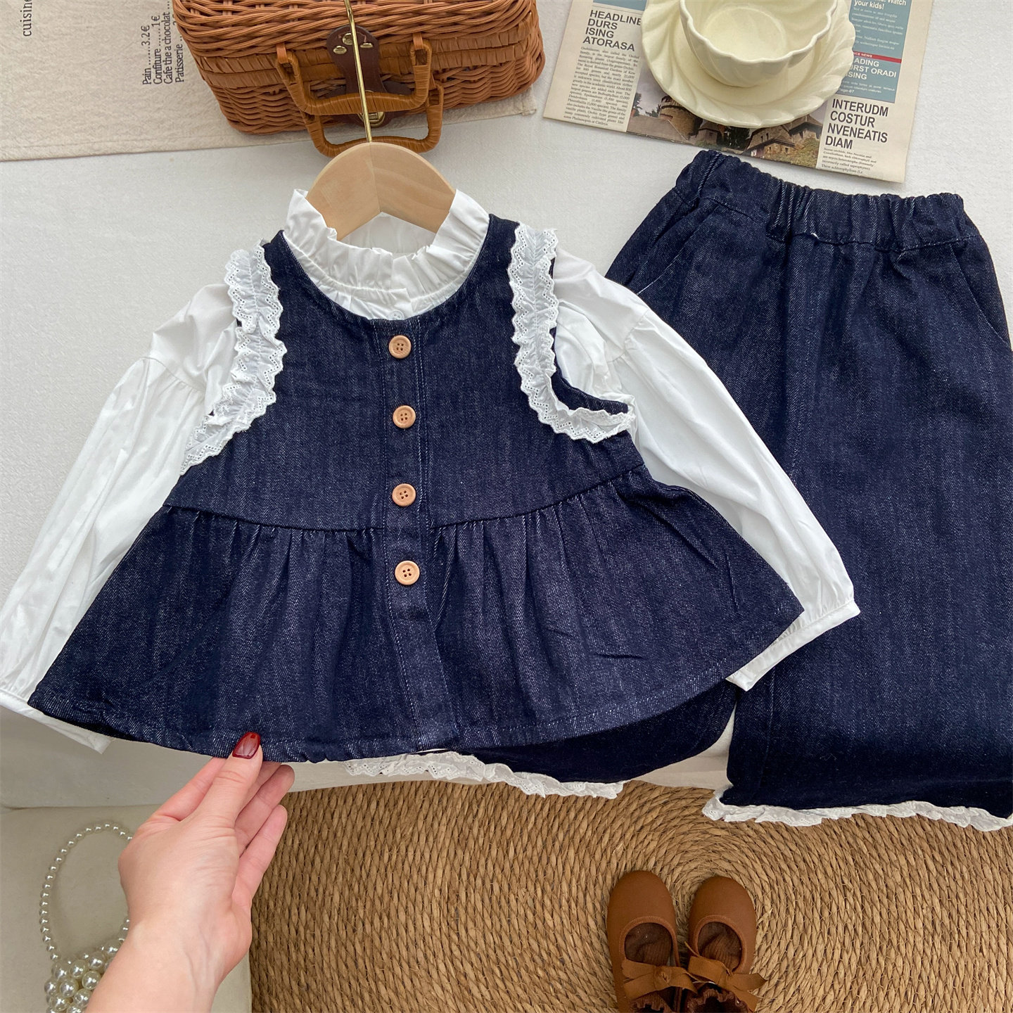 女童春季套装2026新款时髦洋气宝宝白色衬衫牛仔背心长裤阔腿裤潮