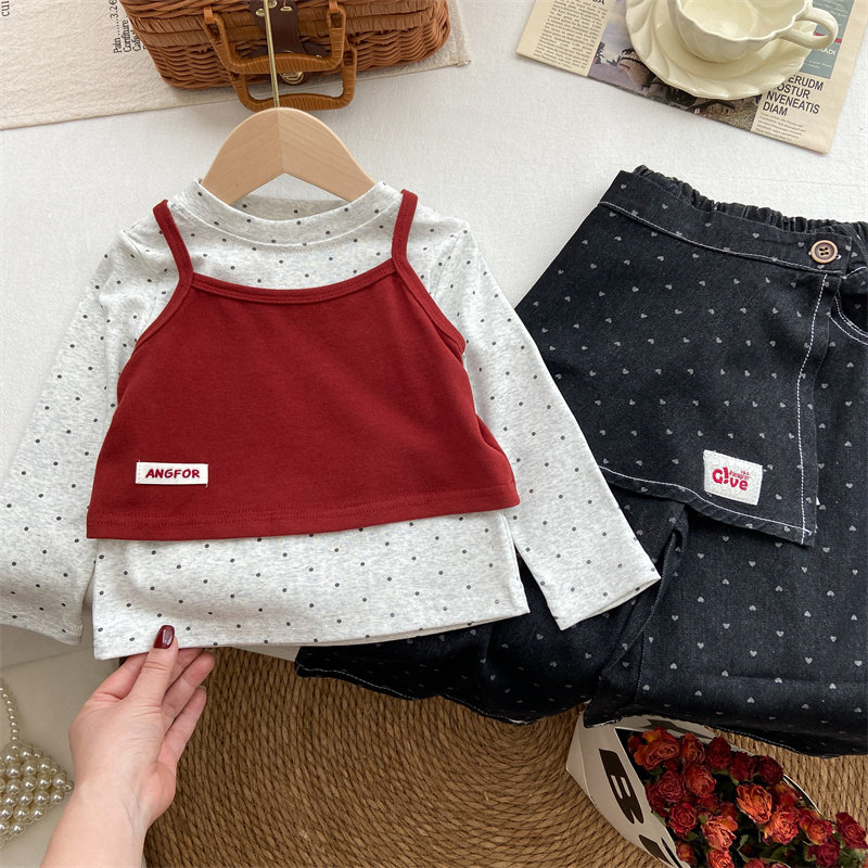 女童春秋套装2026新款时髦洋气宝宝长袖圆点上衣吊带长裤三件套潮