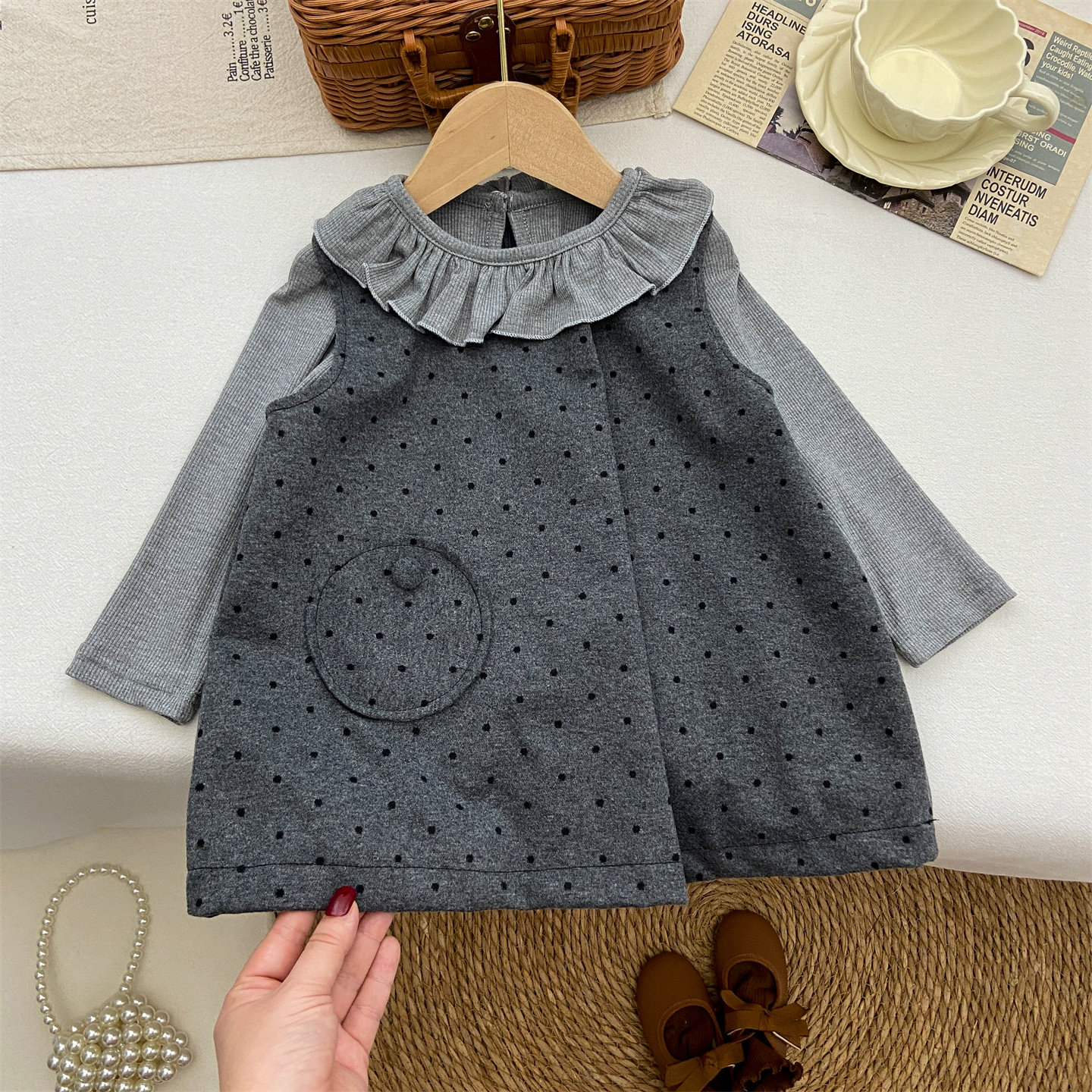 女童春套装2026新款春装洋气时髦宝宝灰色长袖t恤圆点毛呢背心裙