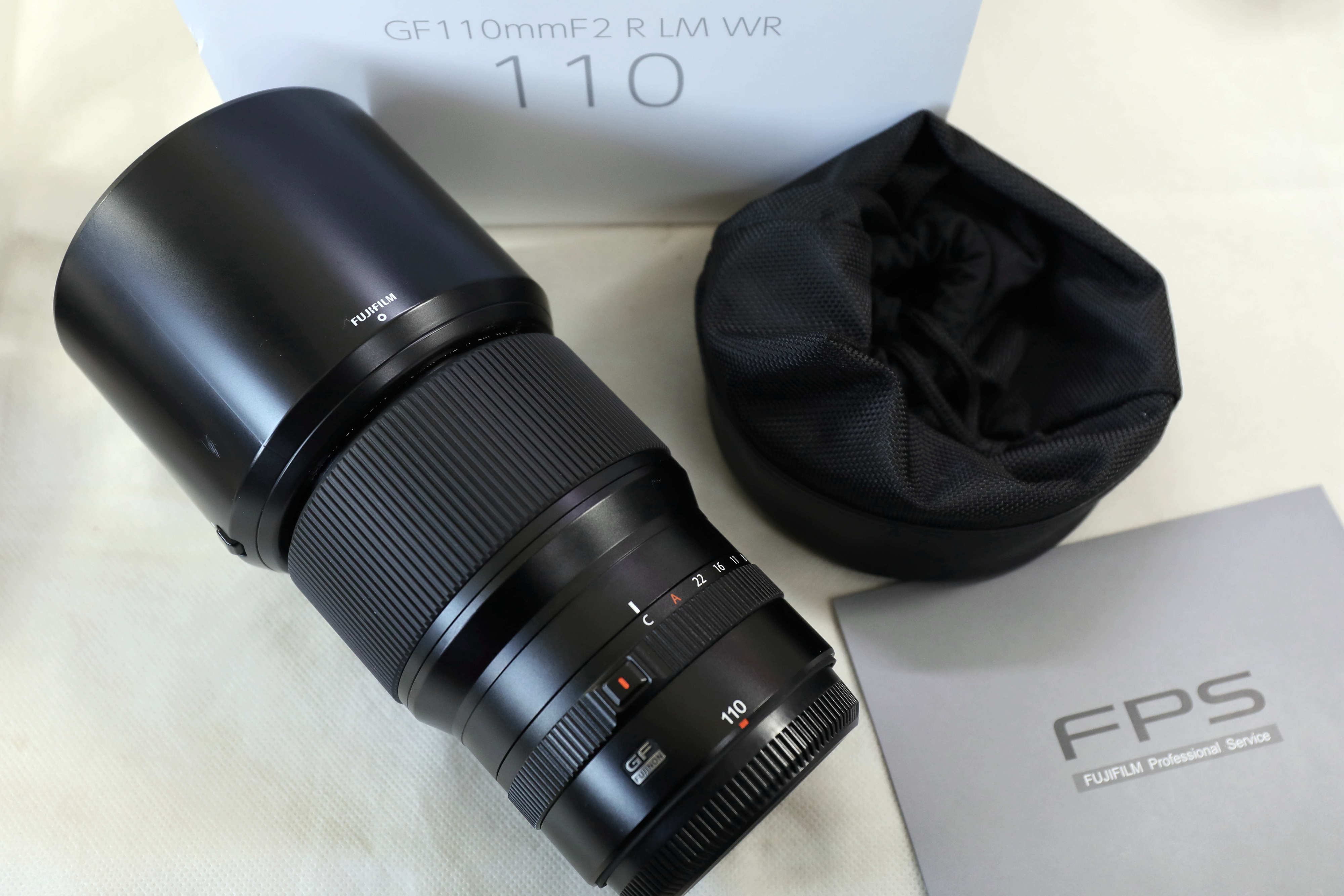 成色不错富士GF110mm f2 R LM wr中画幅微单定焦人像镜头有包装-封面