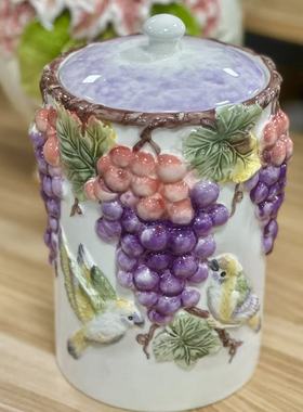 新品纯手绘釉下彩紫氣東來系列(葡萄密封罐)