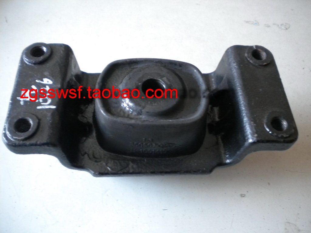 适用东风风行景逸1.8发动机右悬置胶垫机脚缓冲垫专用配件