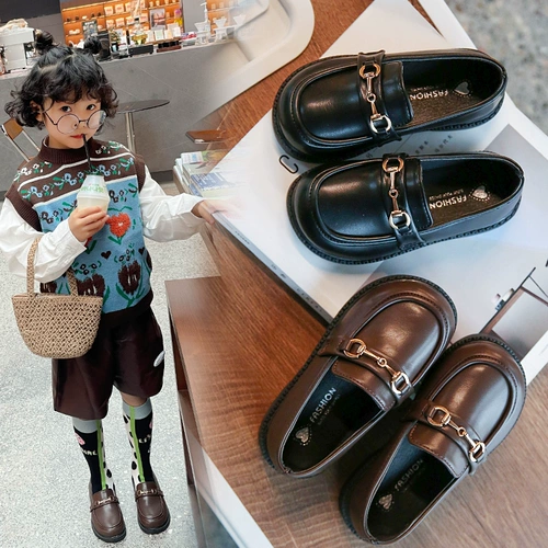 Маленькая кожаная обувь девушек 2022 лист ⒙ ⒙ 女 Детская музыкальная обувь главная обувь