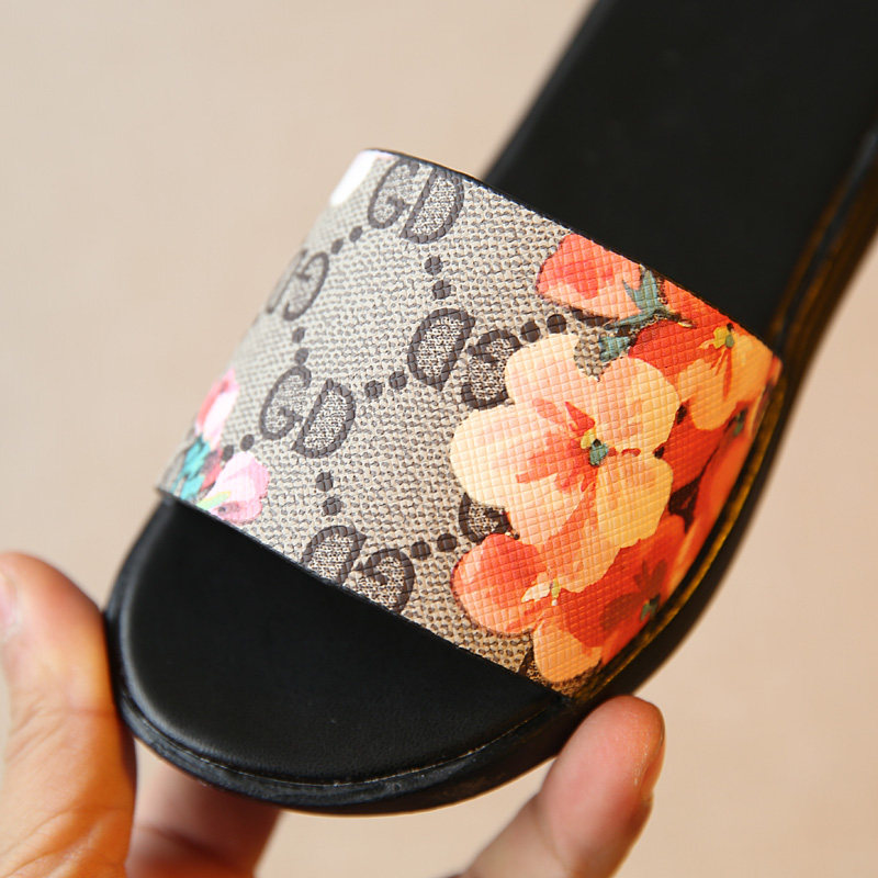 Pantoufles enfants en autre pour été - semelle caoutchouc - Ref 987218 Image 4