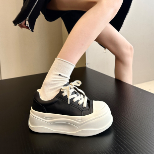 黑白板鞋 配阔腿裤 甜酷轻便增高厚底休闲女鞋 真皮韩版 堆堆袜真香