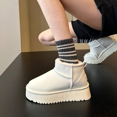 超好看冬季新款加绒加厚女雪地靴