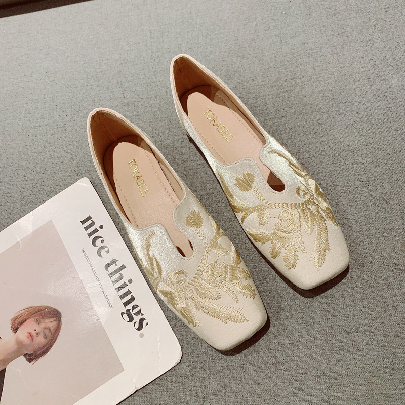 复古方头刺绣花朵舒适软底豆豆鞋女2025年新款百搭一脚套平底单鞋