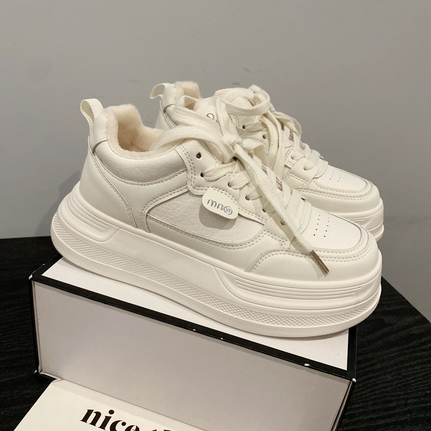 2025新款韩版气质真皮百搭系带圆头休闲板鞋女松糕厚底加绒小白鞋,女鞋,休闲板鞋,淘宝优惠券,粉丝福利购,淘宝优惠卷