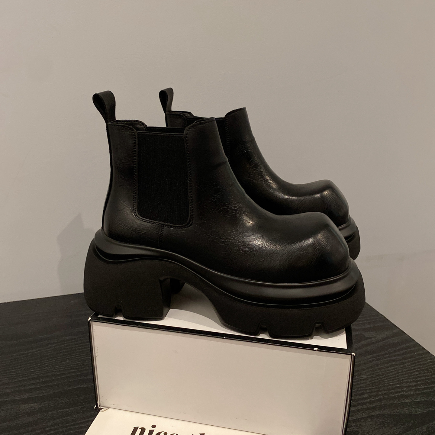 真皮小个子轻便厚底套筒烟筒靴女