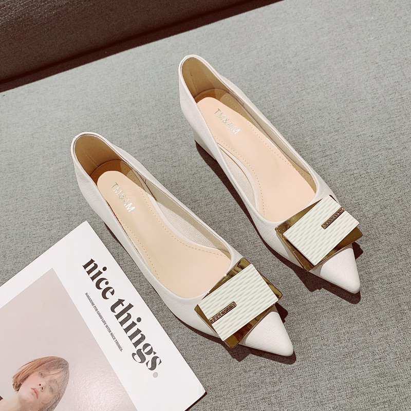 尖头纯色通勤优雅法式浅口单鞋