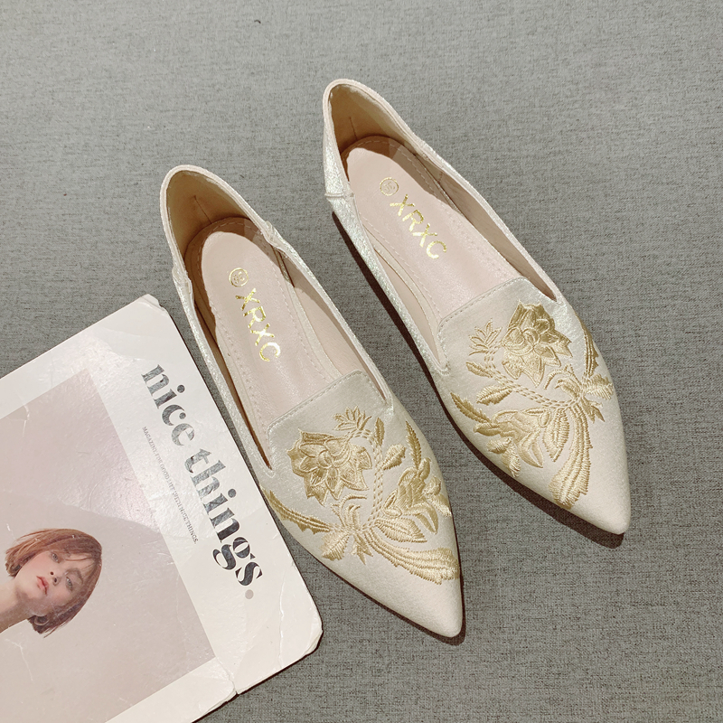 百搭舒适平底单鞋2024年新款国风