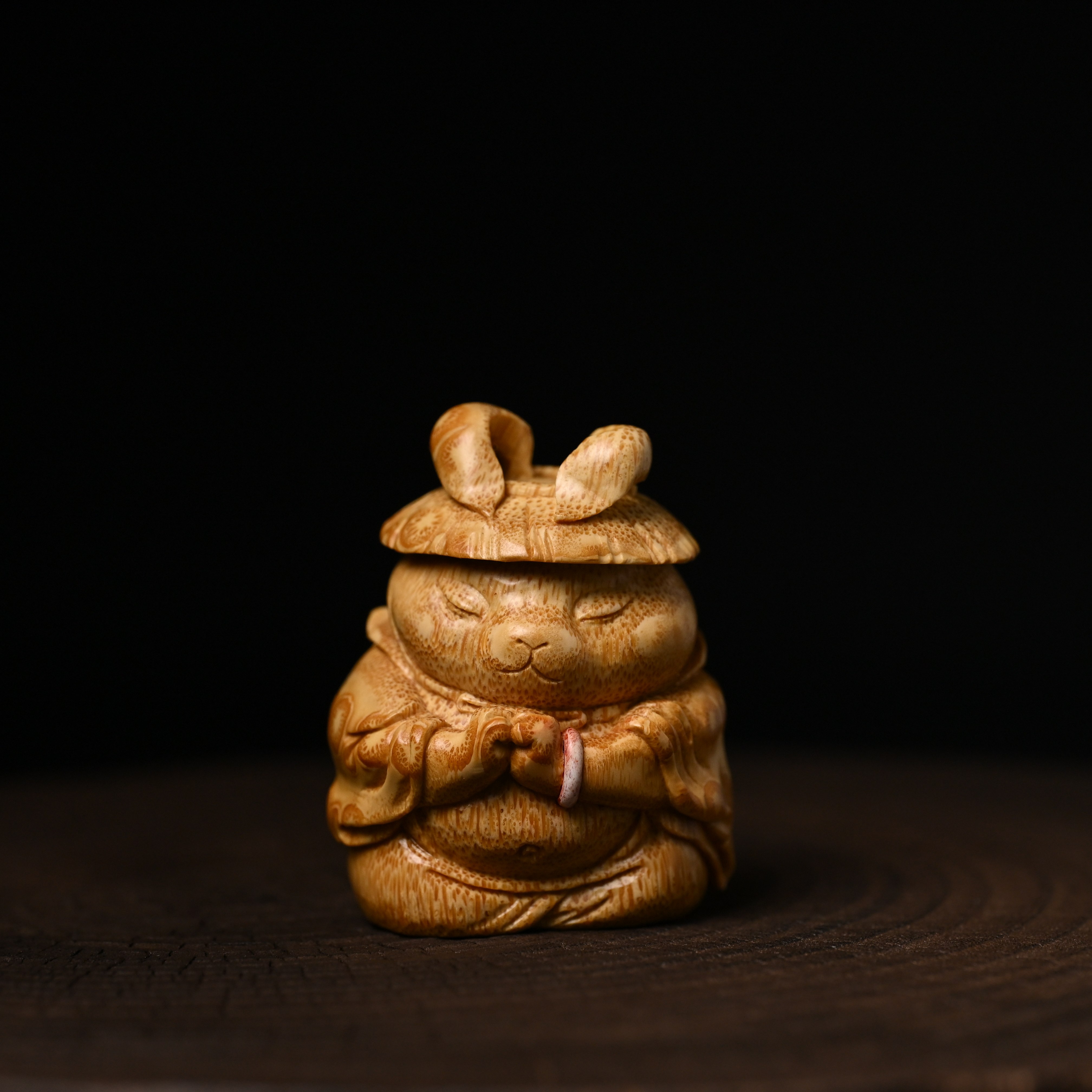 竹根雕兔子手把件满钉精品文玩手把件