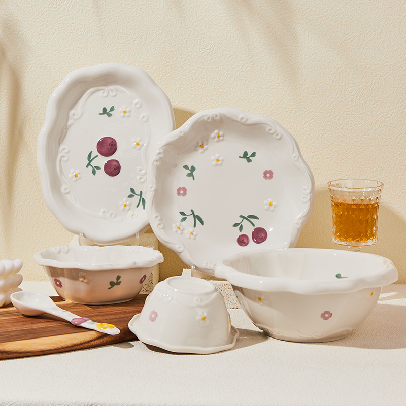 釉下彩浮雕陶瓷碗盘套装