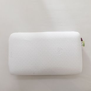 天然乳胶枕头成人家用颈椎枕头睡眠专用邓禄普赠内外枕套 泰国正品