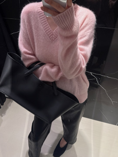 秋冬款 显瘦百搭氛围感时髦针织粉色上衣 V领毛茸茸修身