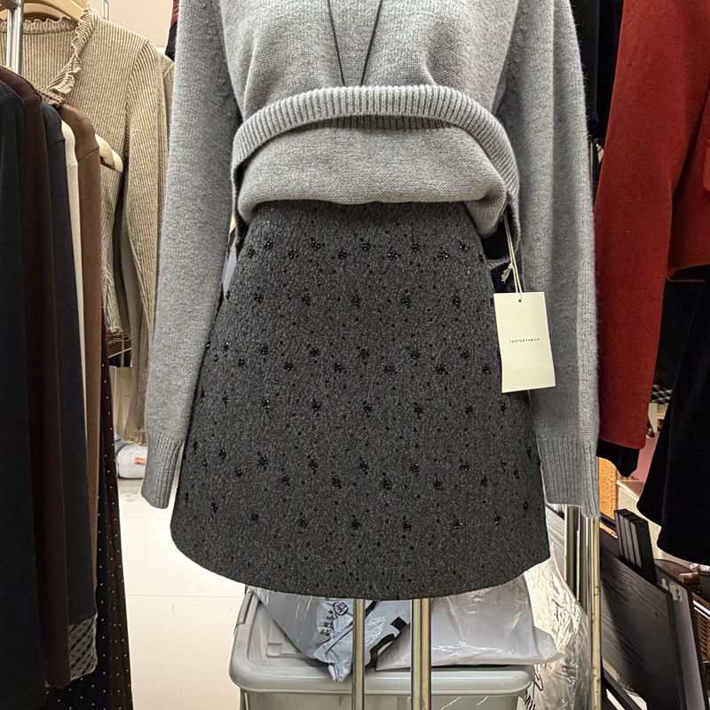 钉珠亮片短裙高腰秋冬韩系包臀裙