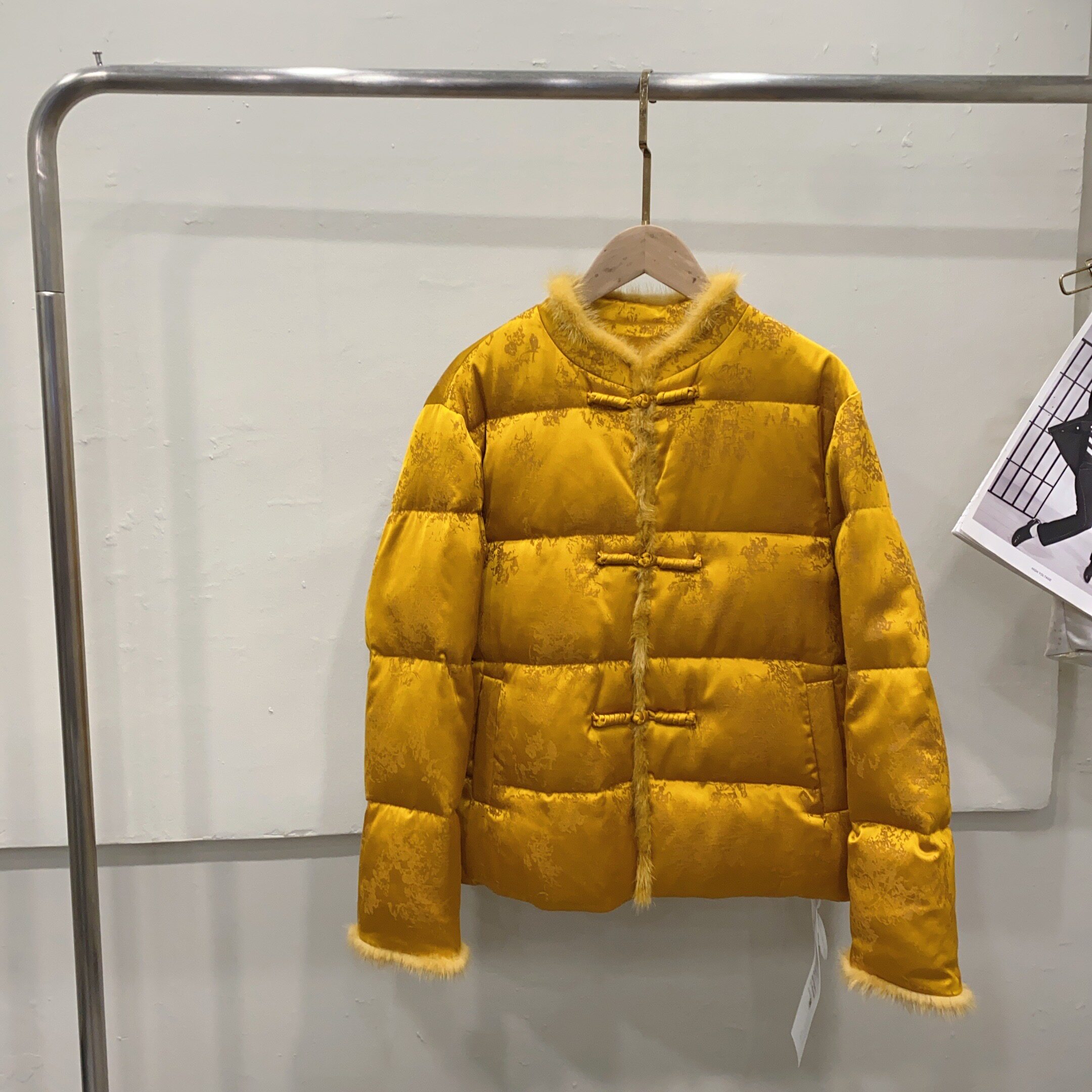 水貂毛新中式羽绒服冬季新款时尚立领绣花毛领气质重工外套女上衣