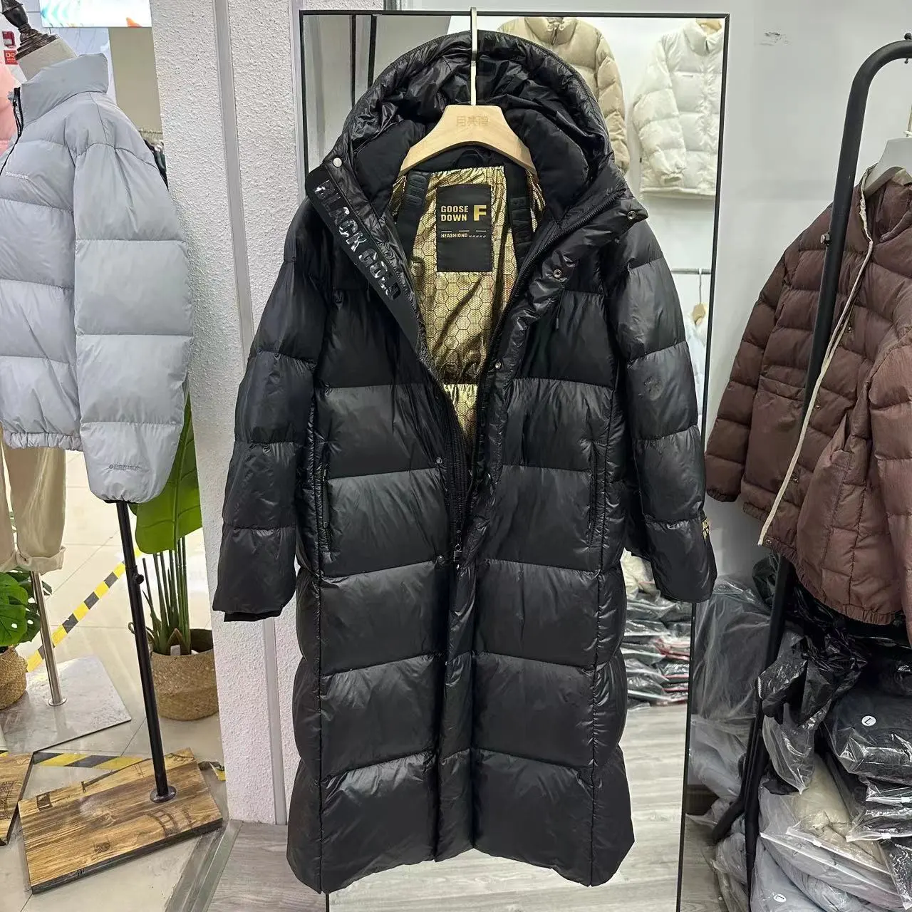 鹅绒冬季新款韩版黑金高端羽绒服长款过膝加厚男女防风外套潮连帽