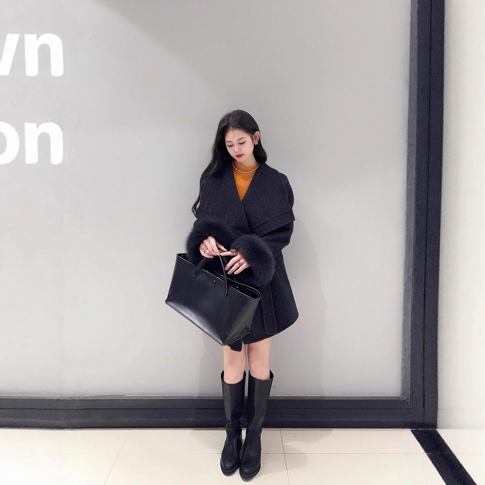 大气双面呢羊毛呢大衣2025冬季新款狐狸毛毛领羊双面呢外套女中长