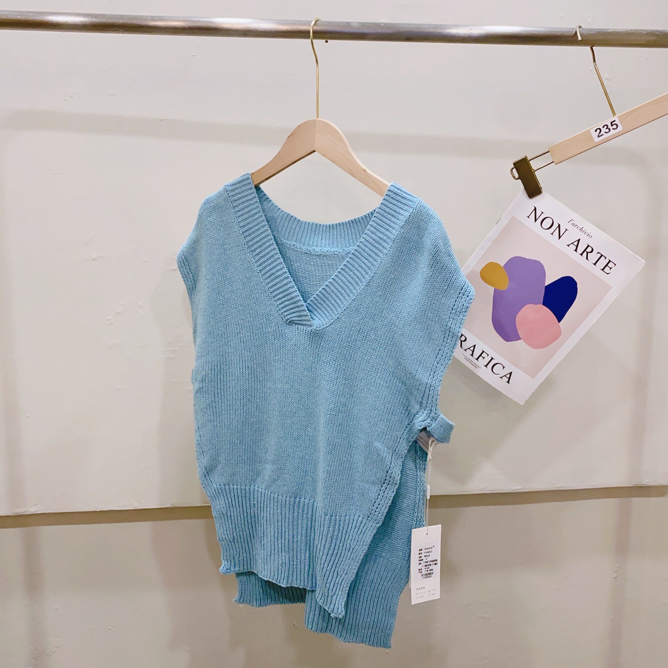 V领大版羊毛马甲 50%羊毛