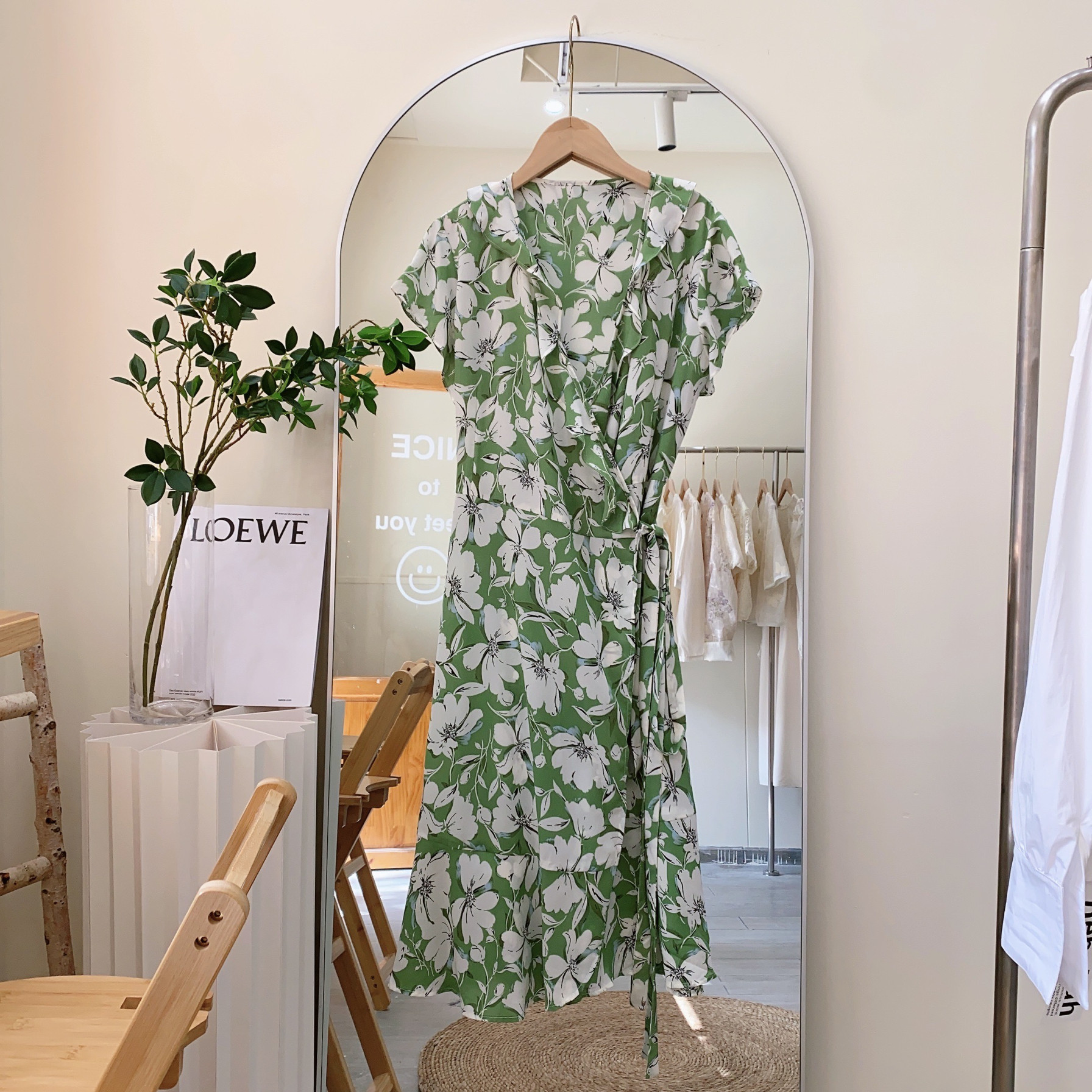 女夏季新款雪纺连衣裙碎花v领优雅夏装绿色收腰知性茶歇裙