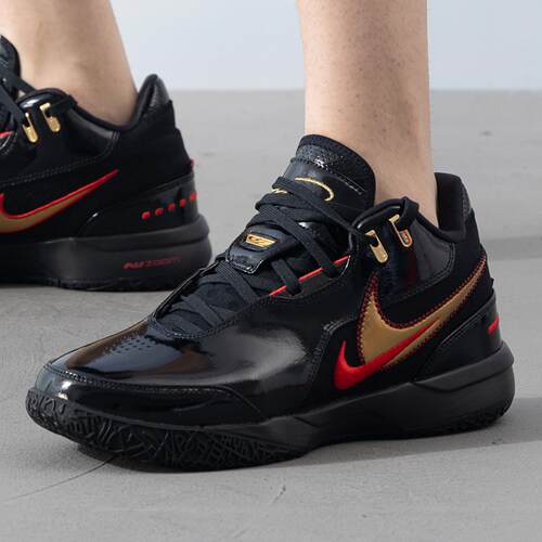 耐克LeBronNXXTGen篮球鞋