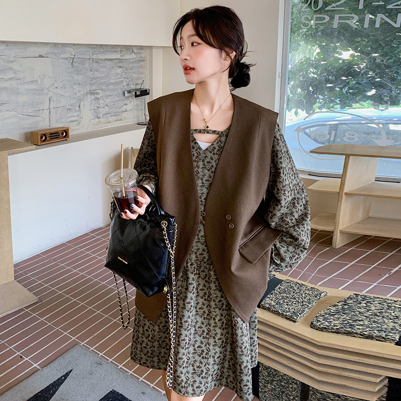 韩系氛围感穿搭西装马甲女2025新款开春超火印花连衣裙,女装套装/套裙,2C069