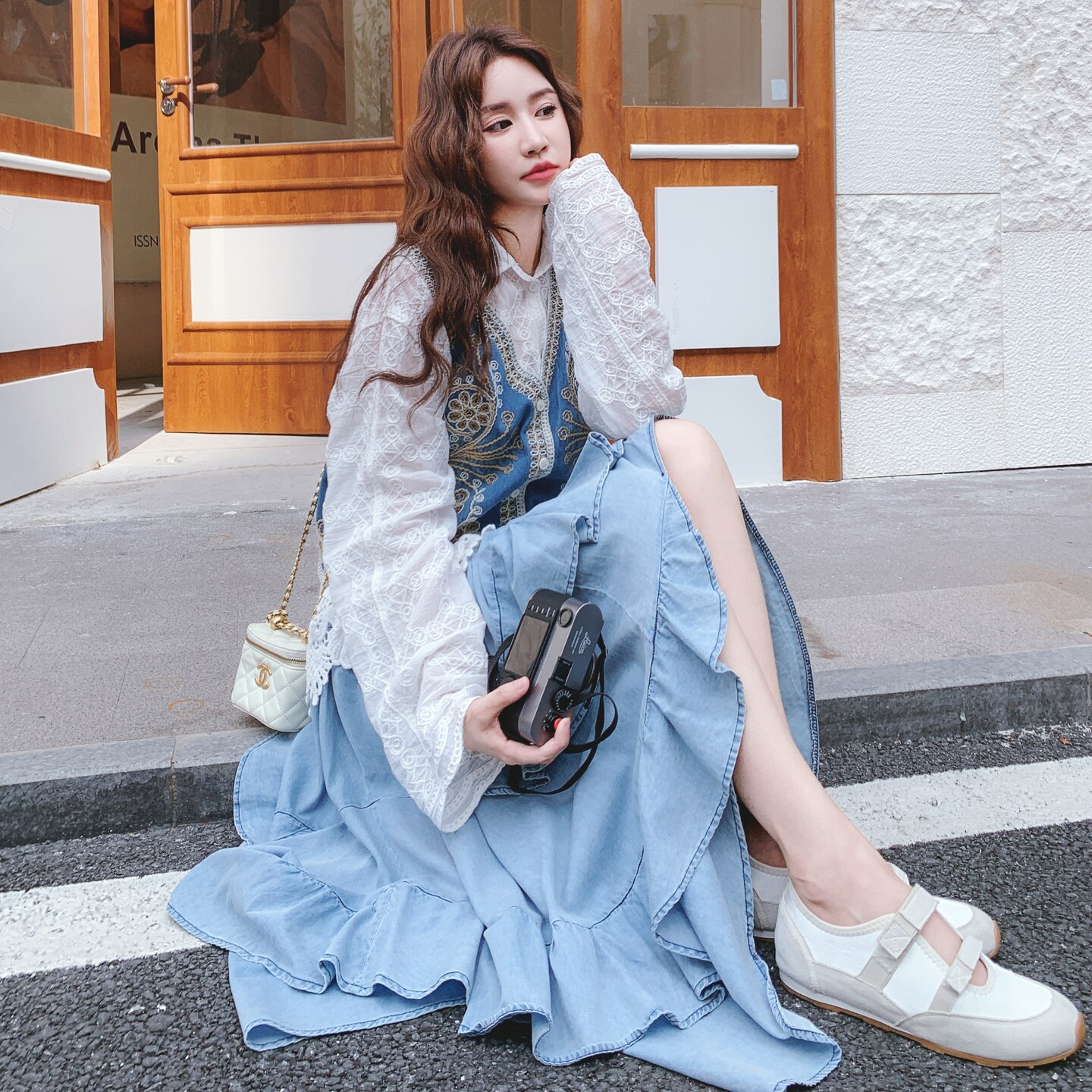 蓝色高级感气质时尚套装女秋季2025新款蕾丝衬衫马甲半身裙三件套,女装套装/套裙,2C069